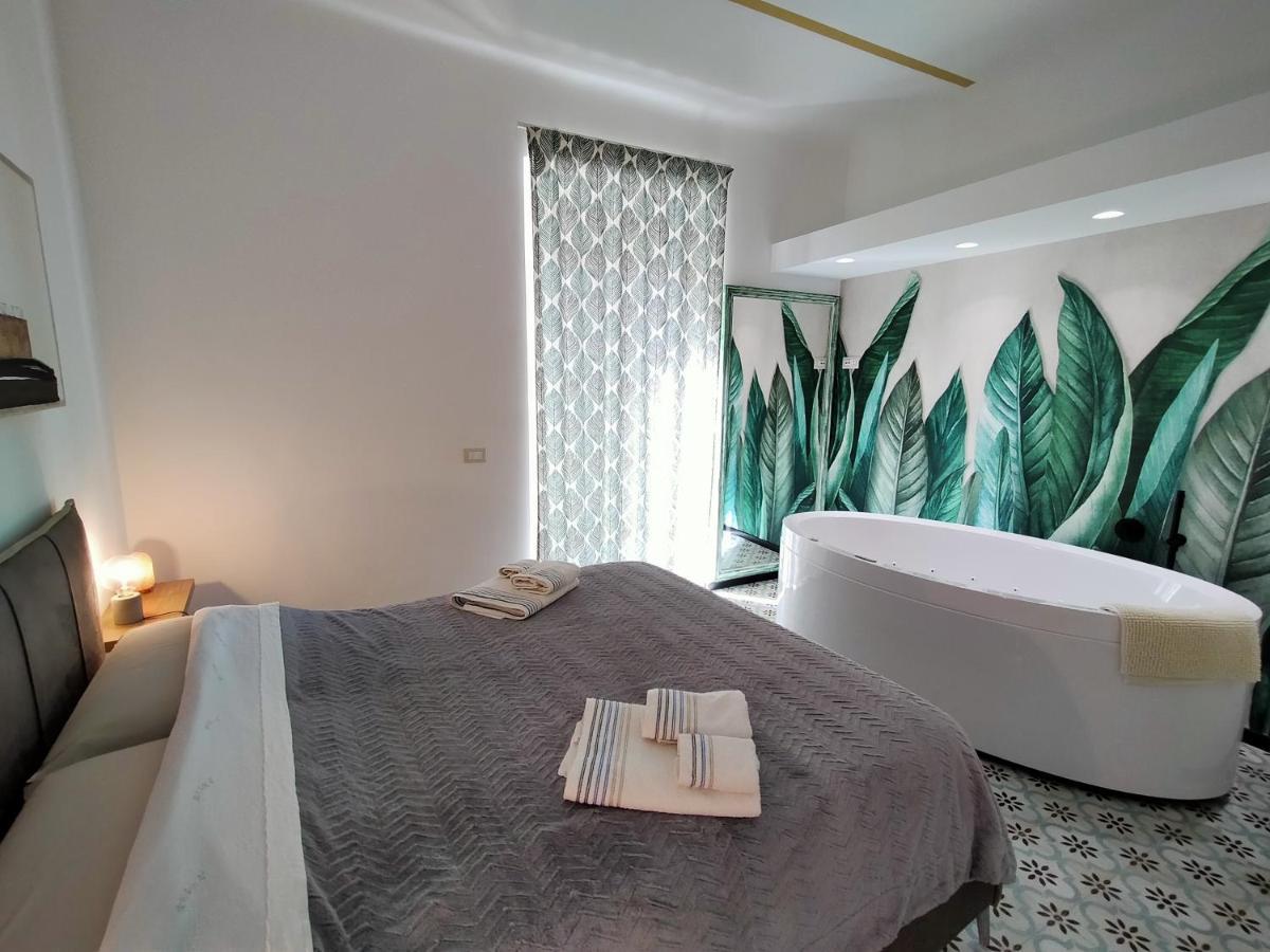 Sonnino Suite Jacuzzi Apartment Бари Экстерьер фото